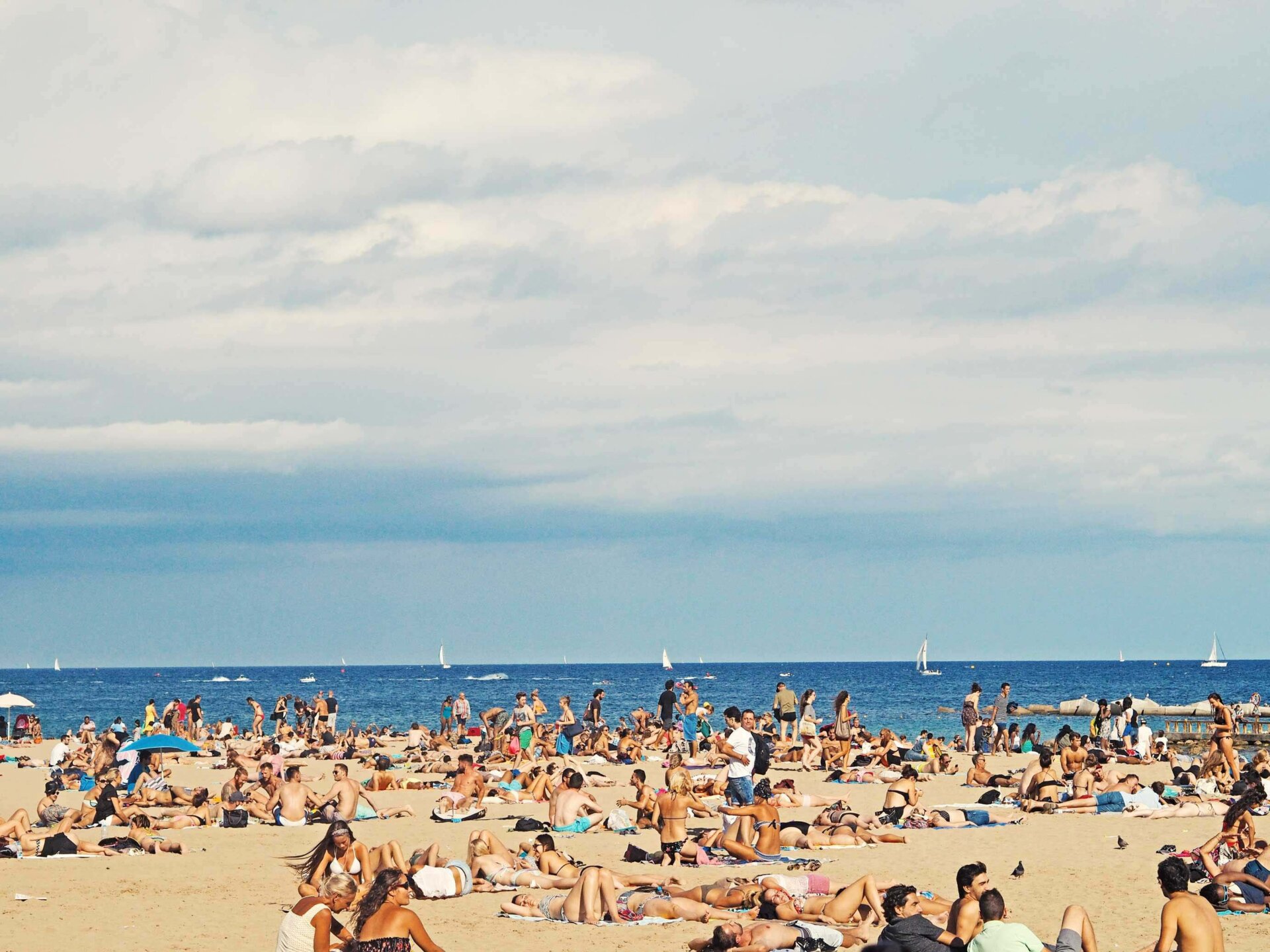 How to avoid scams while travelling