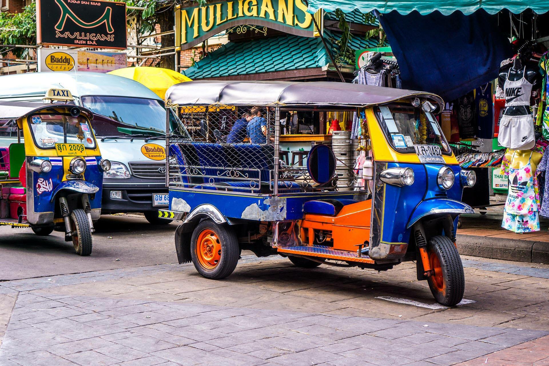 Five travel scams I always avoid
