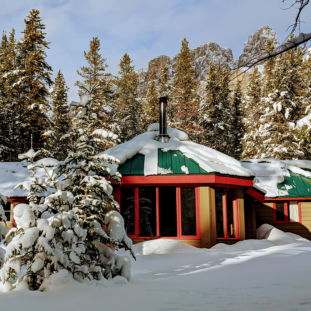 HI Castle Mountain winter exterior