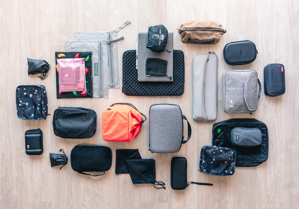Cubes de rangement, sacs de compression et organiseurs pour un sac bien optimisé lors d’un voyage au Canada