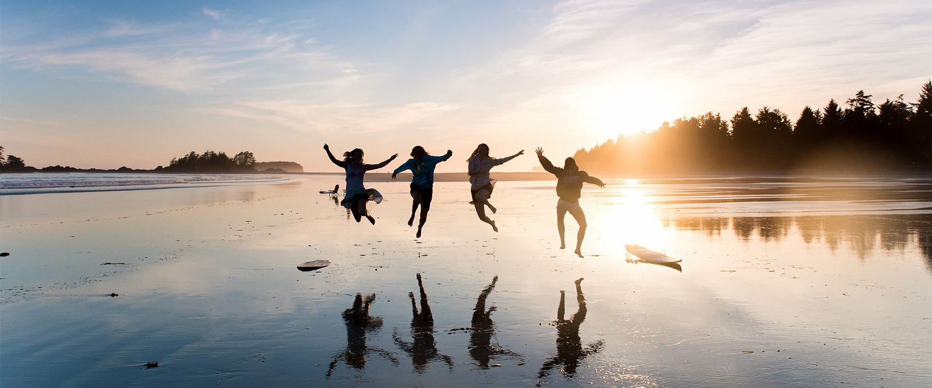 Landing A Job In Hostel And Making New Friends