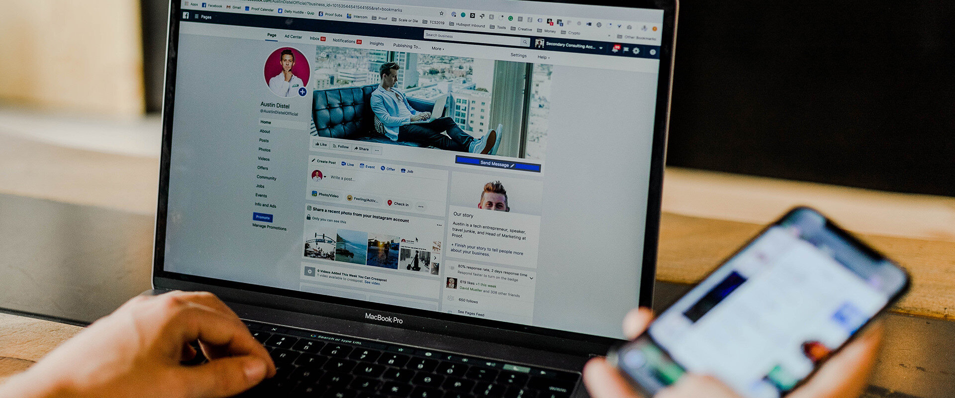 Job To Do If You Love To Travel: Social Media Management