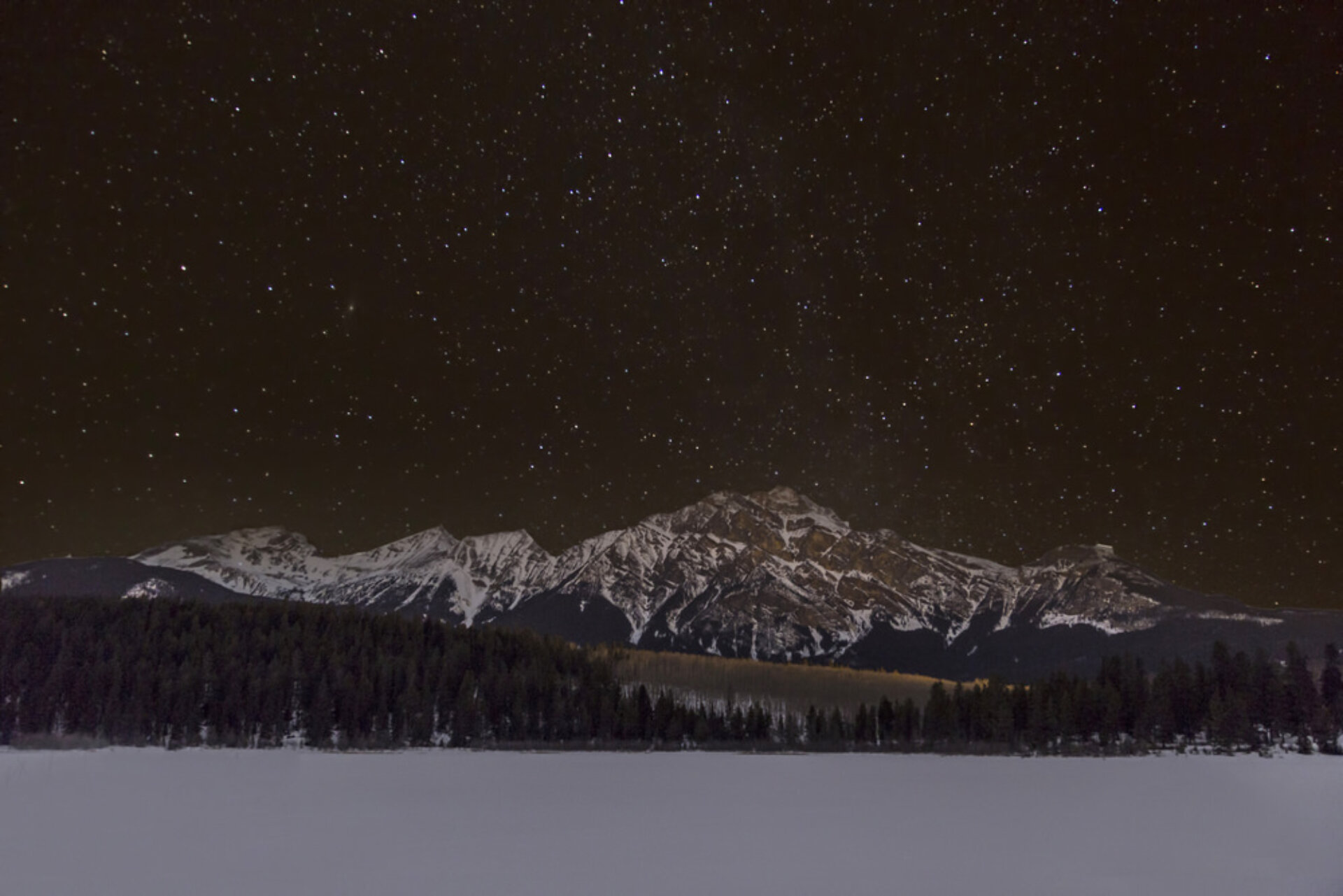 1710 Rockies Winter Darksky