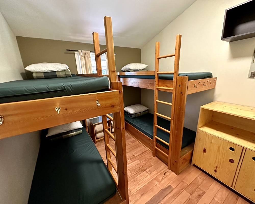 HI Canmore 4 bedroom