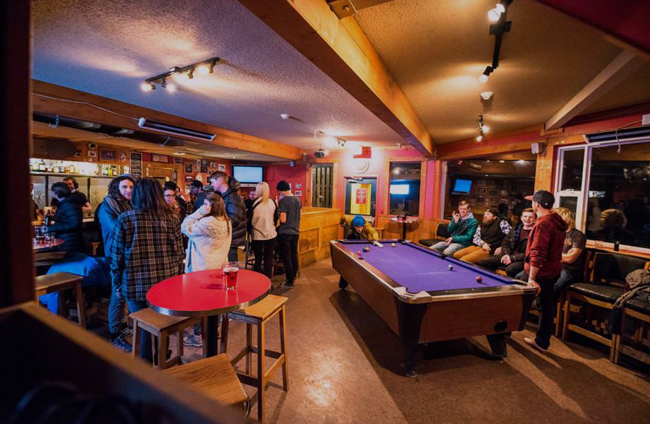 Hi Banff Storm Cellar Pub 1 Dark