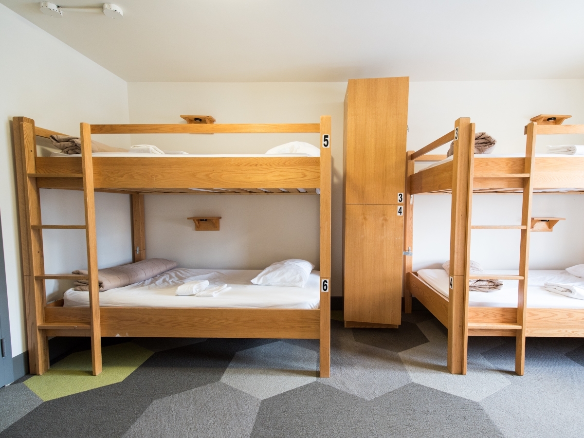 HI Calgary Hostel Dorm