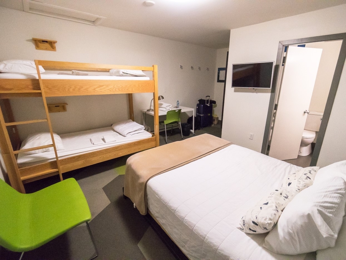 HI Calgary Hostel Private Family Room