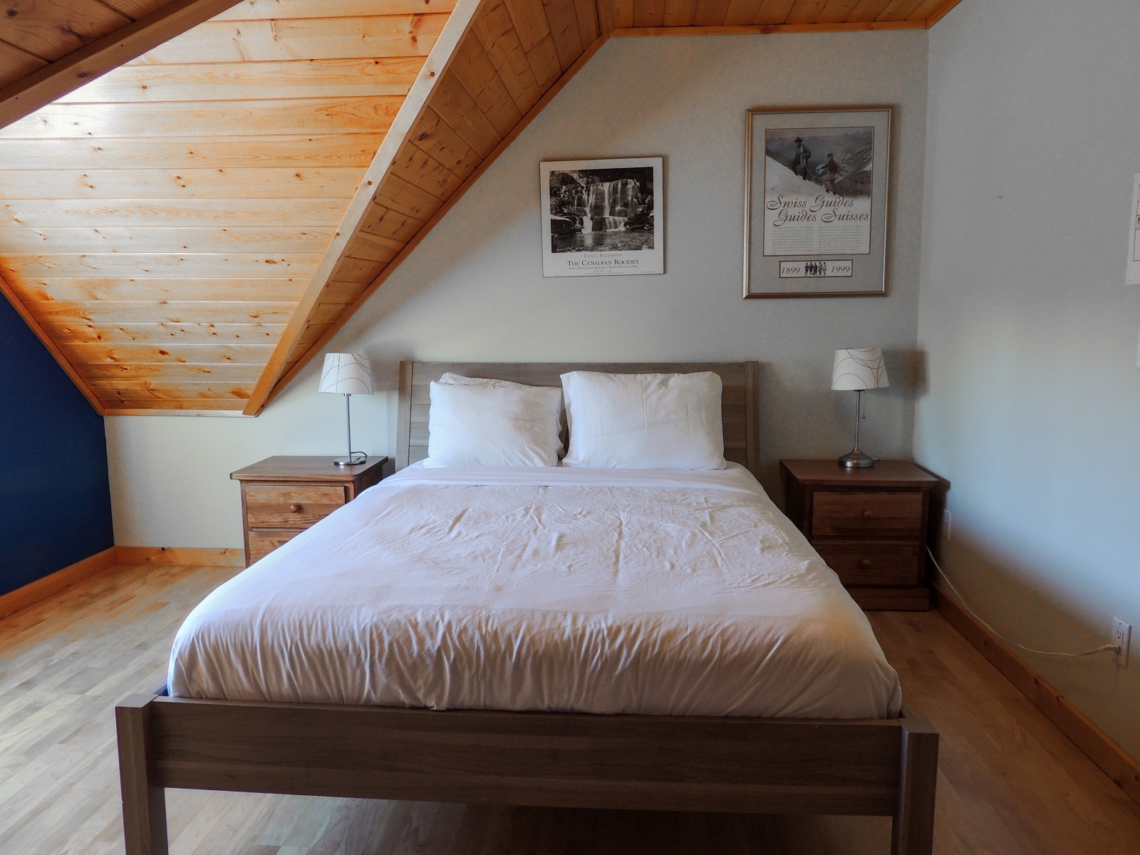 HI Canmore Boswell Bed