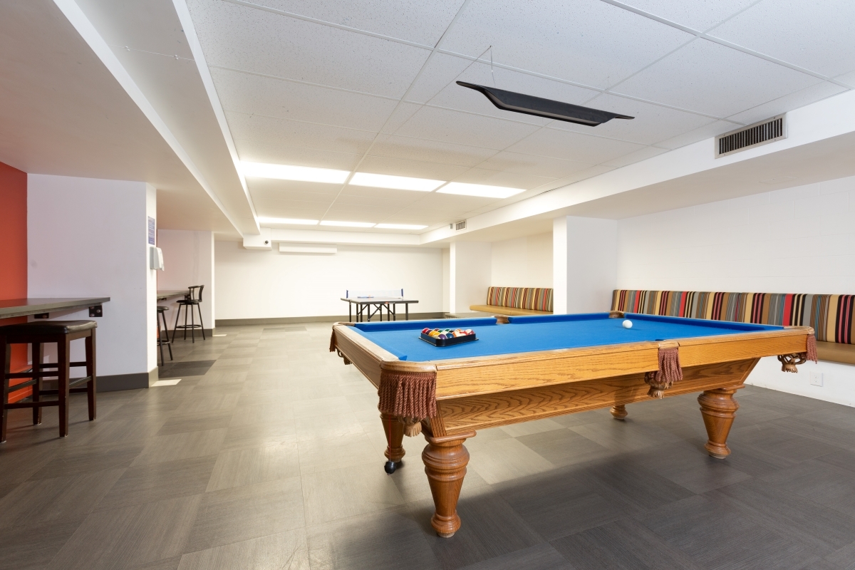 HI Edmonton Common Room 2