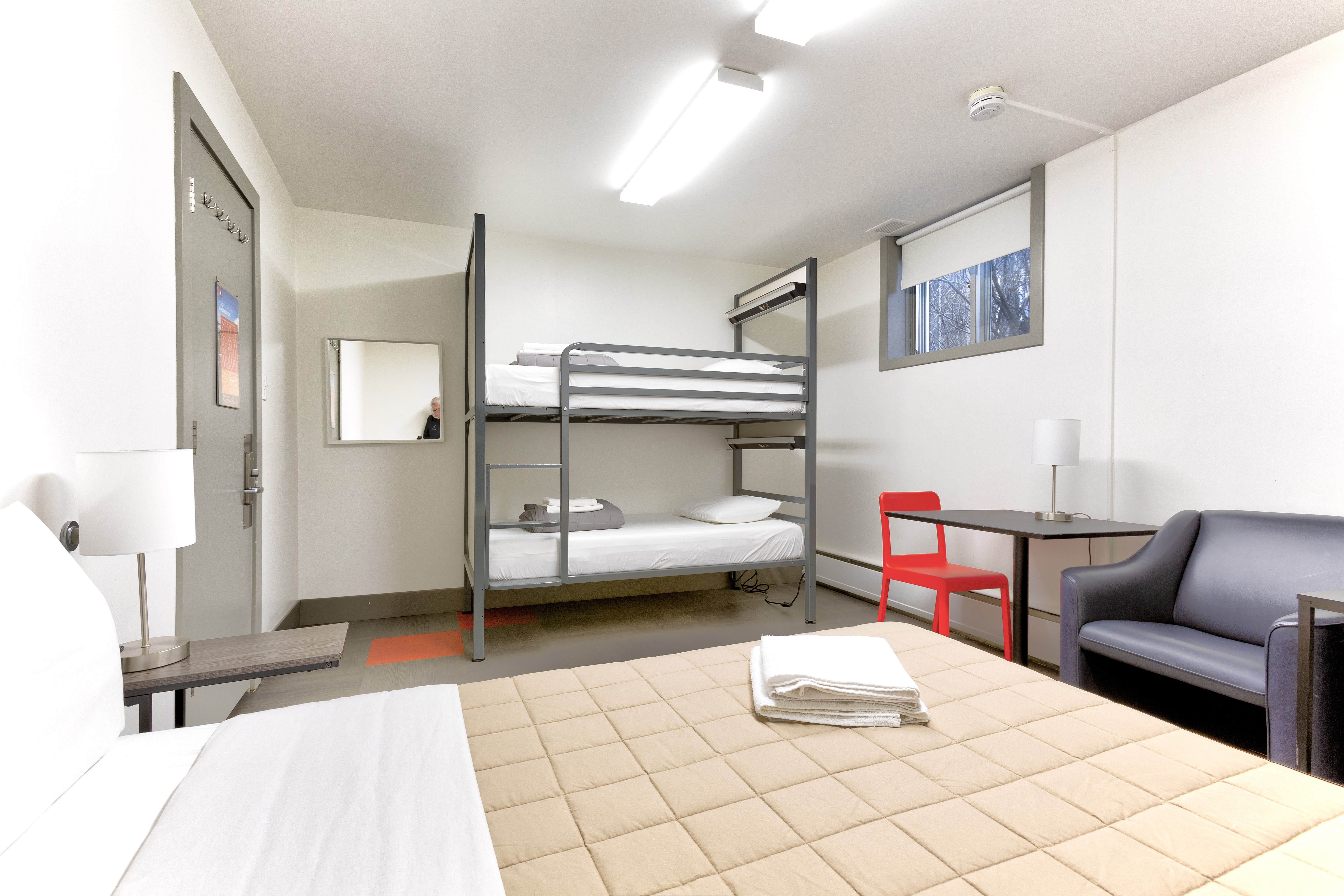 HI Edmonton Family Room 2