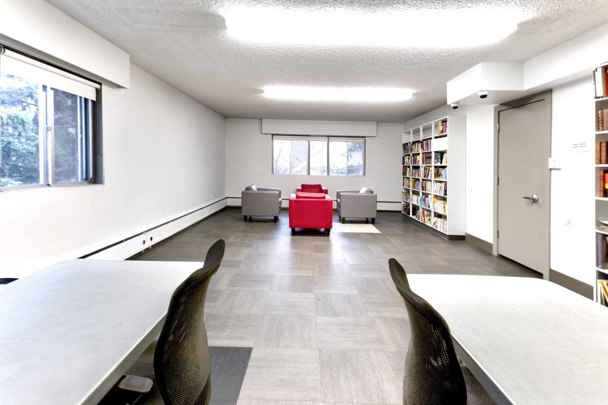 HI Edmonton Library 4