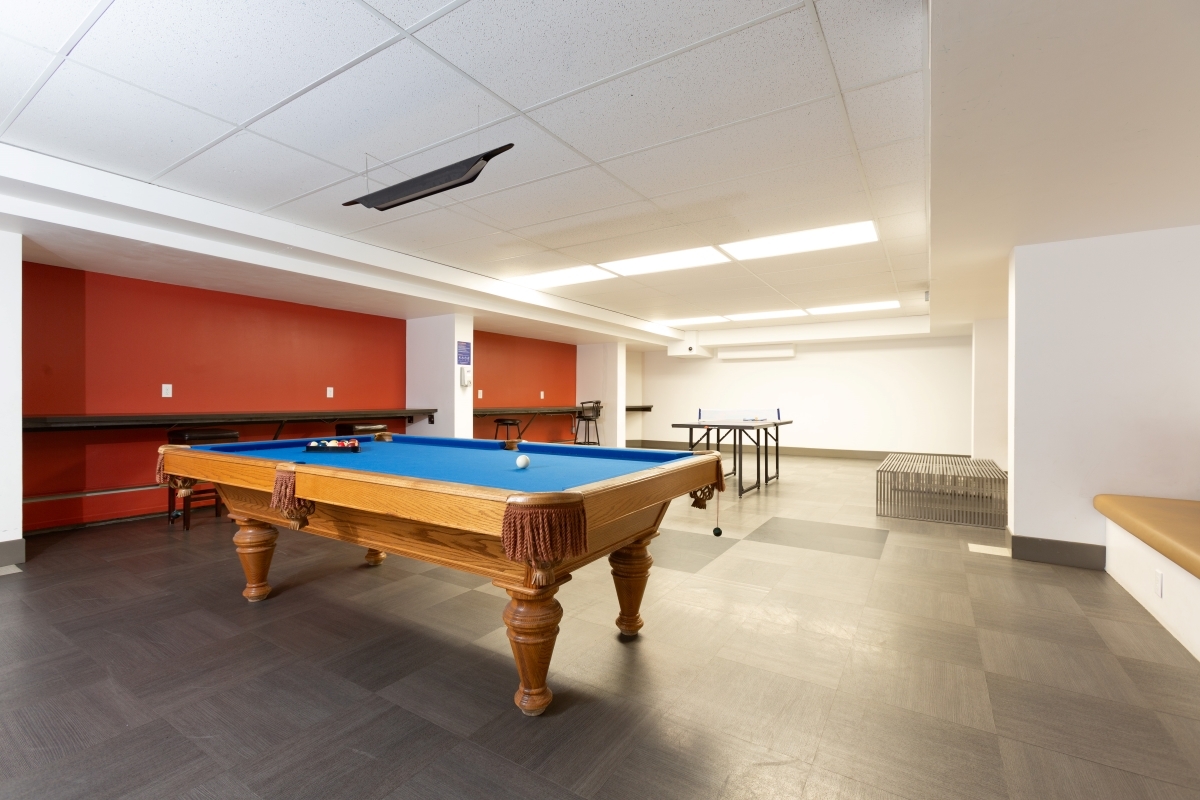 HI Edmonton Lounge with Pool Table 2
