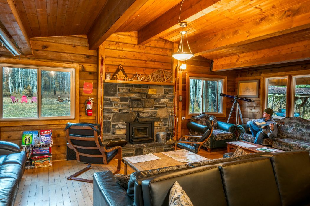 HI Kananaskis Lounge