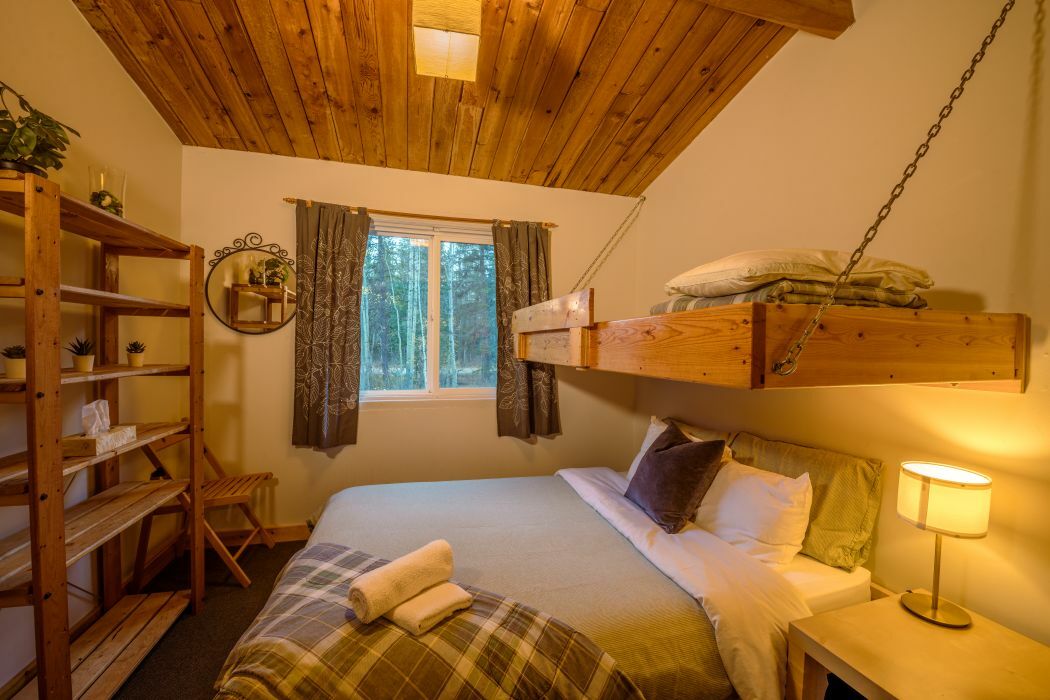 HI Kananaskis Bedroom 1