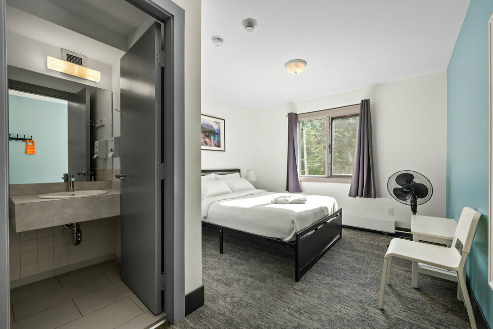 HI Lakelouise 2025 pvt ensuite room