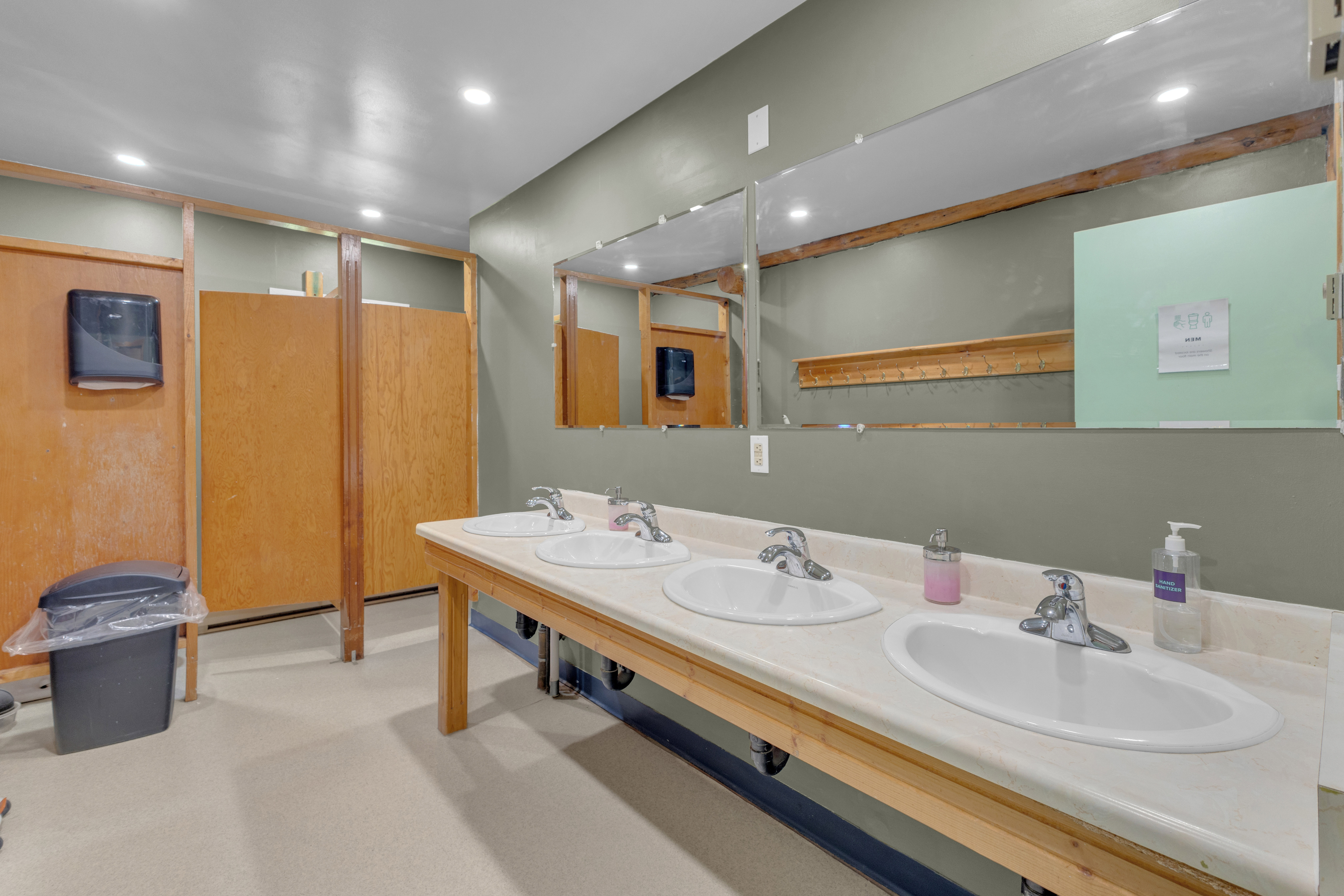 Mens washroom nordegg