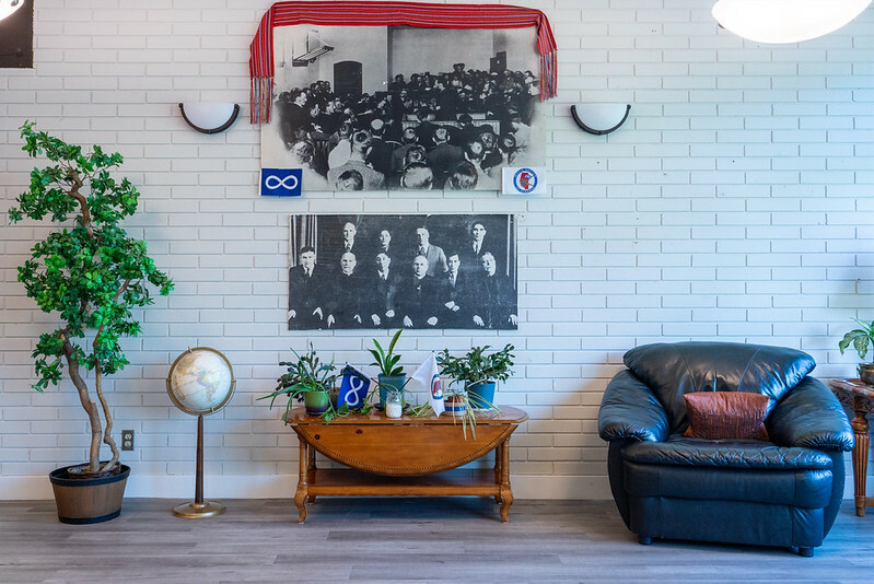 HI Smoky Lake Living room