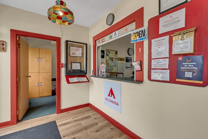 HI Penticton 2025 lobby1