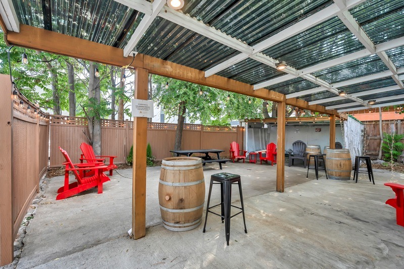 HI Penticton 2025 patio2