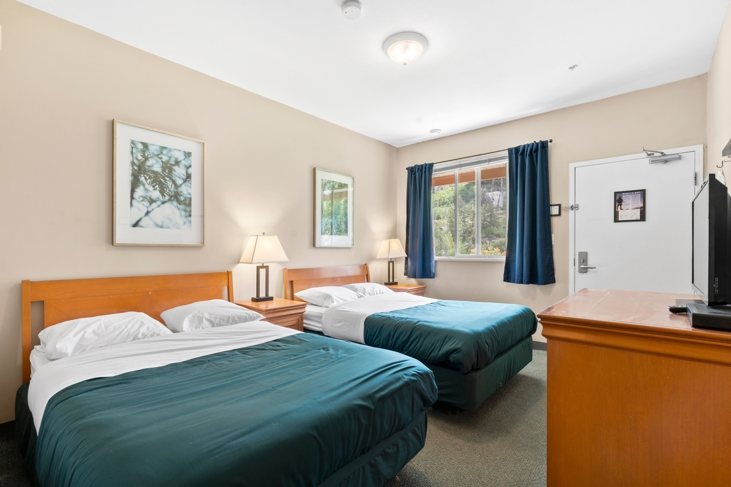 Hotel style quadruple