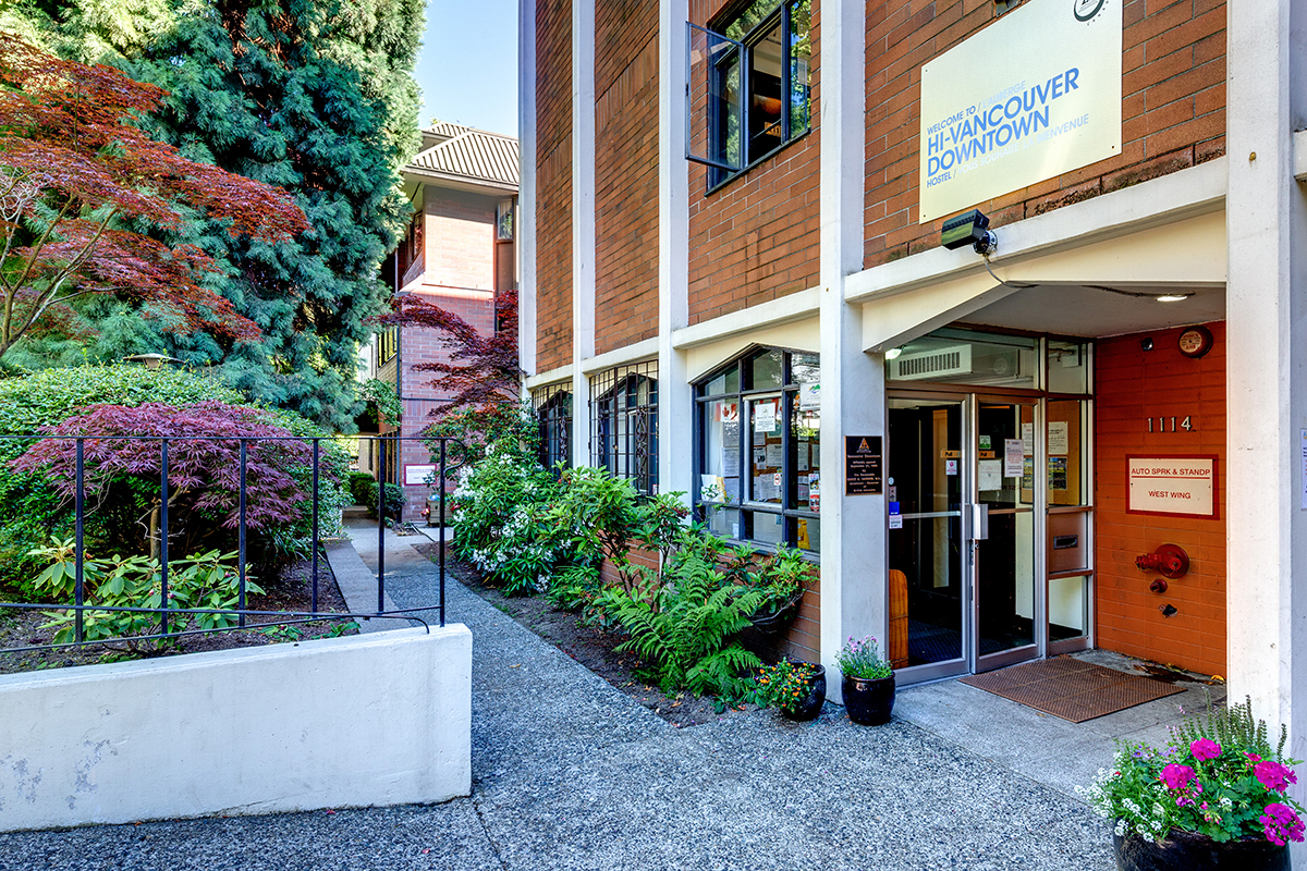 HI Vancouver Downtown Exterior