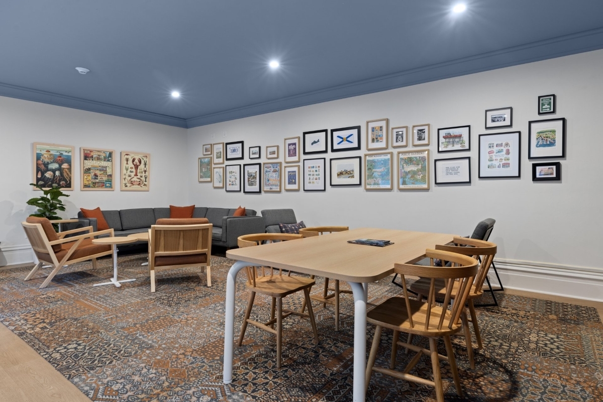 HI Halifax Common Room